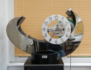 Laminar Water Jet Powered Clock